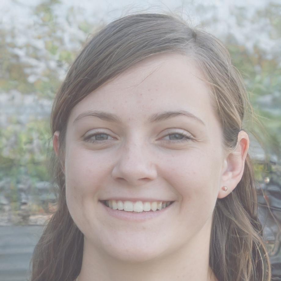 Linh Tran professional headshot